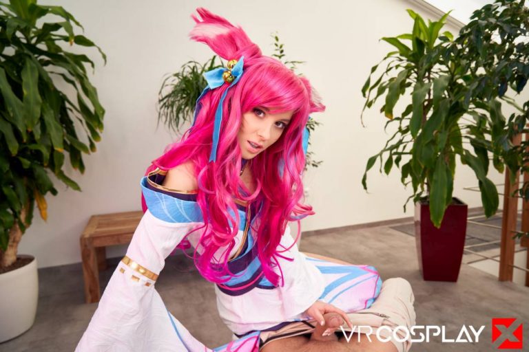 VRcosplay-LOL-Ahri-Eyla-Moore-02