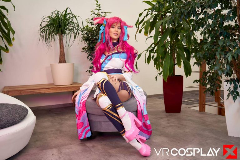 VRcosplay-LOL-Ahri-Eyla-Moore-09