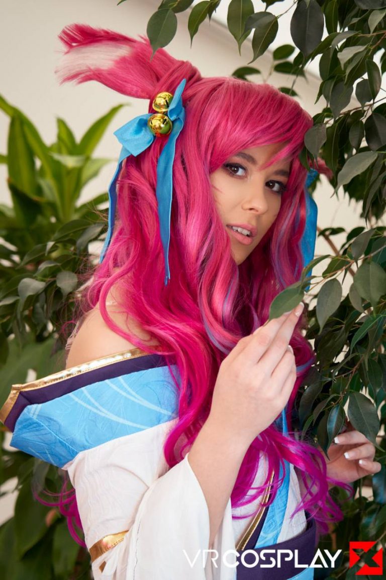 VRcosplay-LOL-Ahri-Eyla-Moore-11